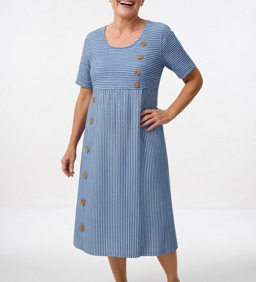 Linéora™ — Robe rayée fluide au charme estival