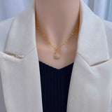 Collier Pendentif Élégant en Cristal Rose et Or