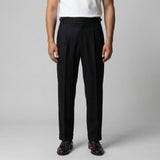 Pantalon homme à plis ajustable