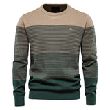 Pull homme à fines rayures