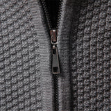 Pull homme zippé à maille torsadée