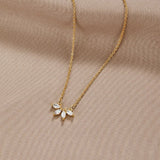 Collier Feuille en Cristal